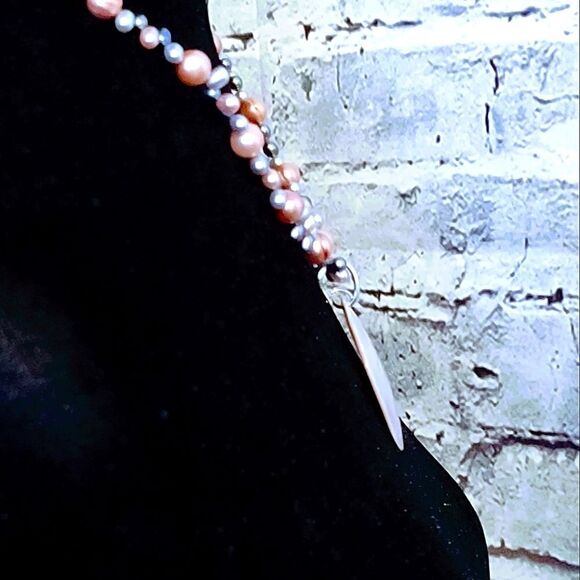 CULTURED PEARL NECKLACE WITH REMOVABLE MOTHER OF PEARL PENDANT - Picture 5 of 9